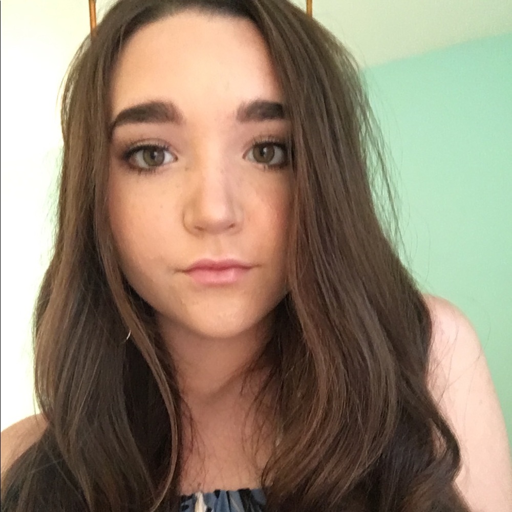 Meet your Posher, Abigail